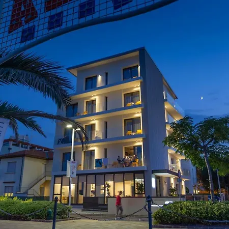 App Sea View Hotel apartamentowy Riccione