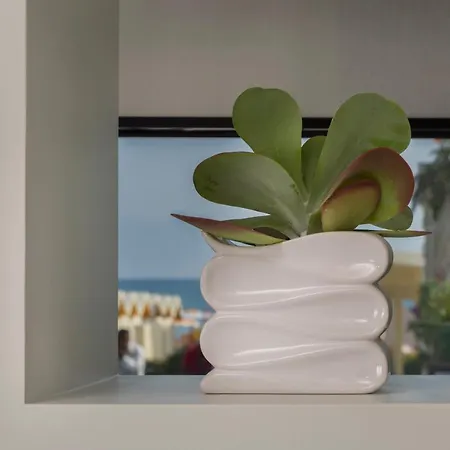 App Sea View Apartahotel 4*