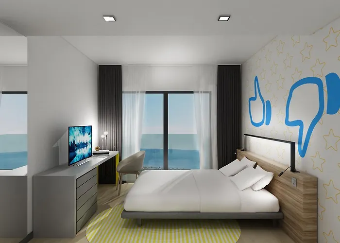 מלון דירות App Sea View 4*