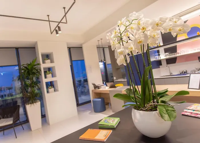 App Sea View Aparthotel 4*