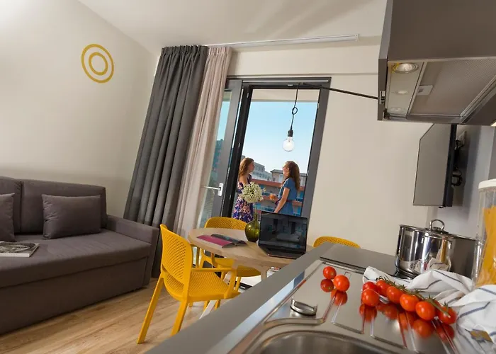 App Sea View Aparthotel 4*